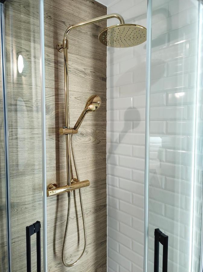 ורשה Cozy And Great Location By Cooee Apartments מראה חיצוני תמונה