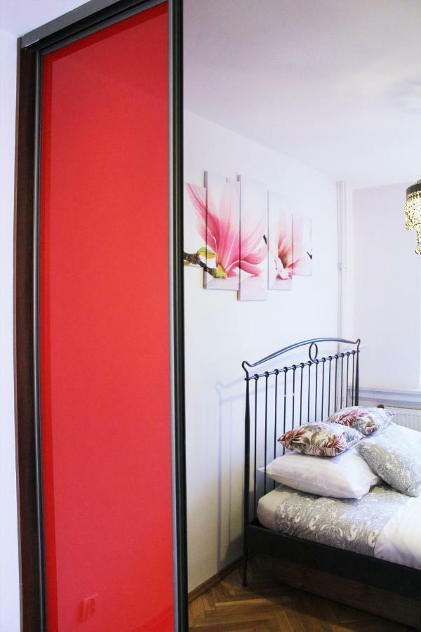 ורשה Cozy And Great Location By Cooee Apartments מראה חיצוני תמונה