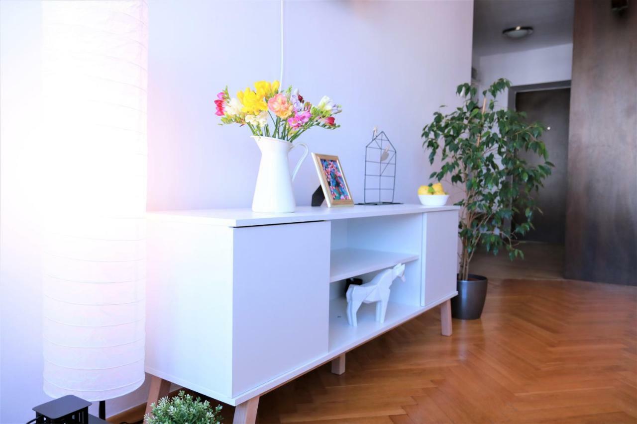 ורשה Cozy And Great Location By Cooee Apartments מראה חיצוני תמונה